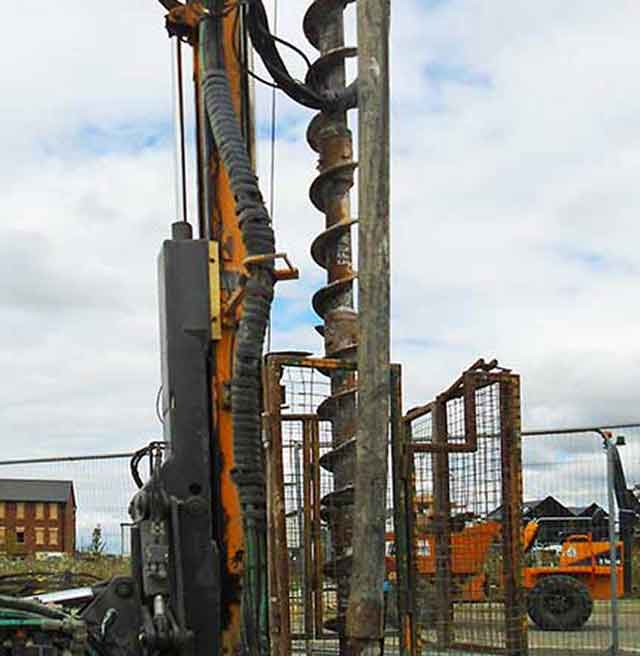 Piling rig at Gravenhill 16